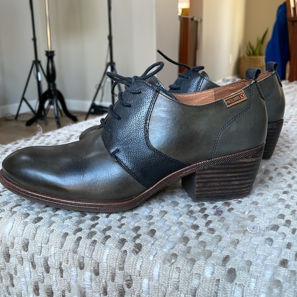 Pikolinos leather lace up heeled Oxford shoes SZ 40 (9.5-10)